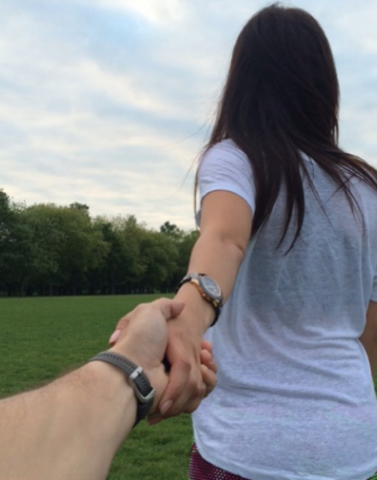 Η ακατάλληλη πόζα Κύπριας ηθοποιού με τον γοητευτικό πρώην της!