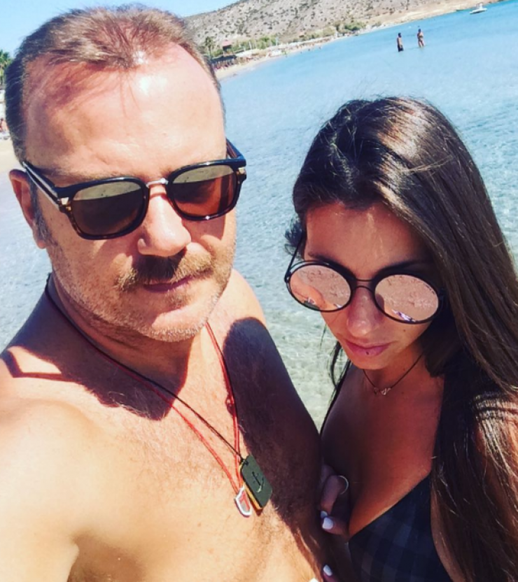 Έξαλλος ο Τόνυ Δημητρίου σε ερώτηση δημοσιογράφου για τη σύντροφό του! [βίντεο]