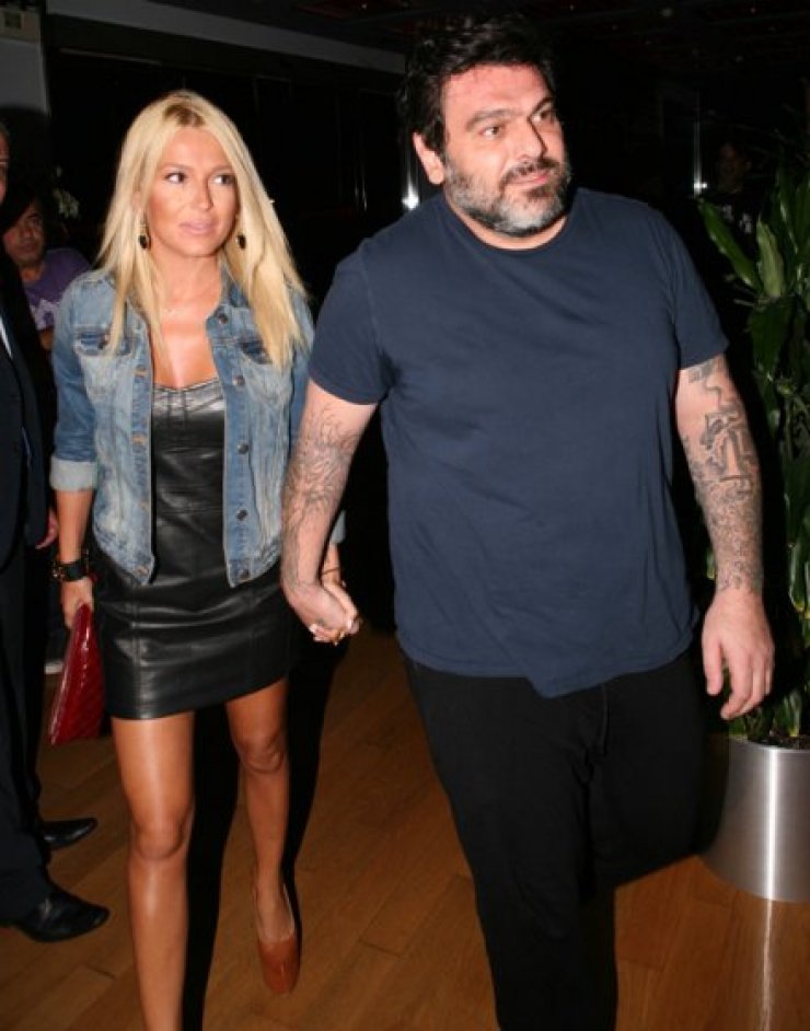 Πρόβα νυφικού για την σύντροφο του Τόνυ Μαυρίδη!