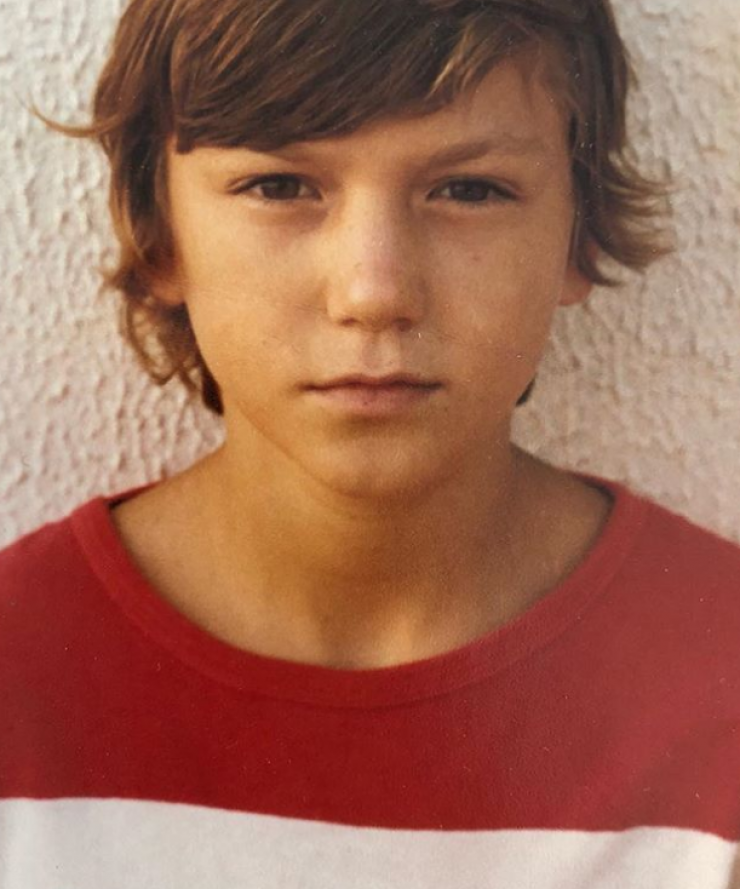 Ποιος ταλαντούχος Κύπριος ηθοποιός είναι το αγοράκι στην εικόνα;