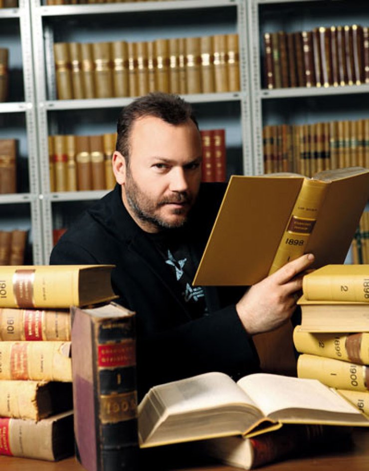 Τόνυ Δημητρίου: Πόσο έχει αλλάξει η καθημερινότητα του λόγω της οικονομικής κρίσης;