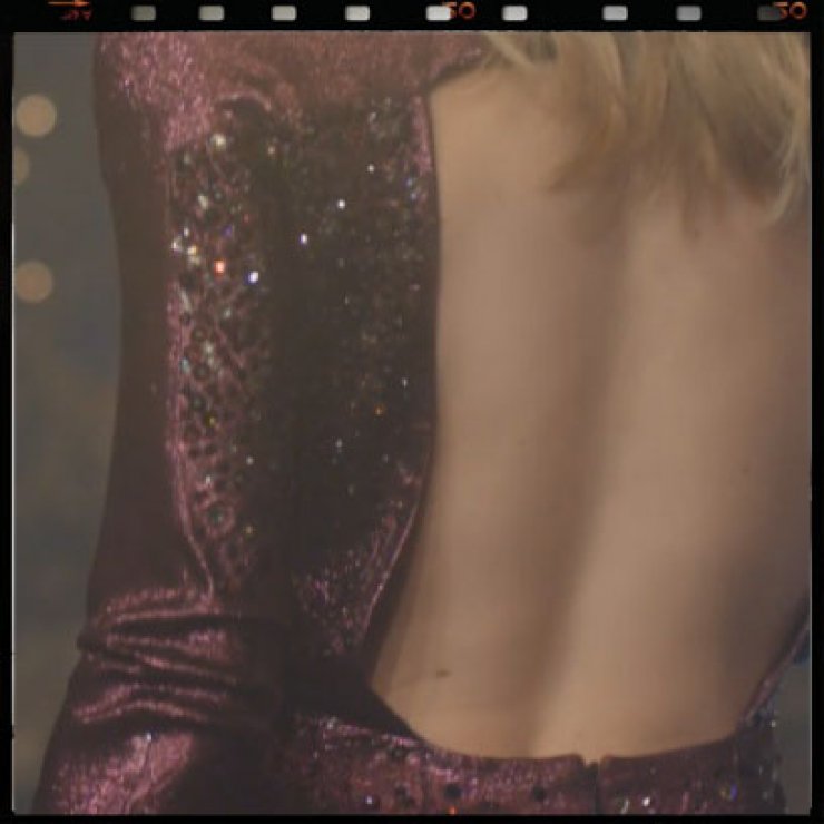 Ποια είναι η μυστηριώδης γυναίκα;