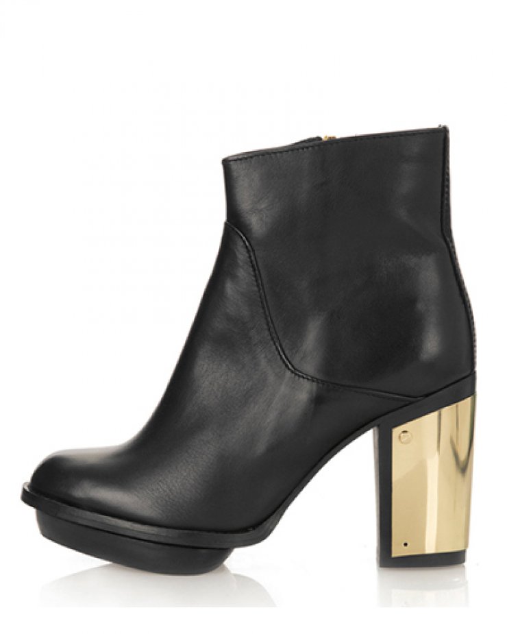 Μαύρο μποτάκι: Σκοτεινή δύναμη