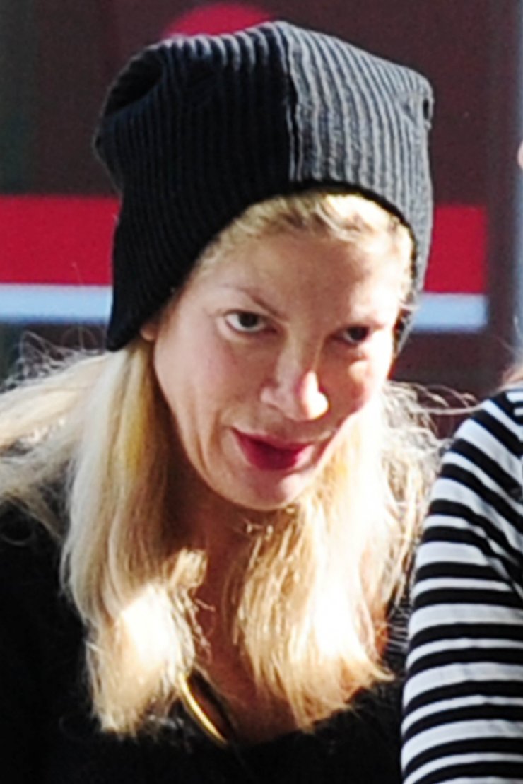 Δείτε την ηθοποιό Tori Spelling χωρίς ίχνος μακιγιάζ