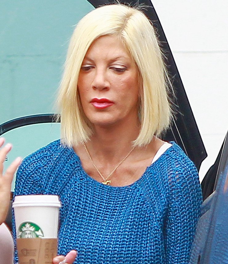 Η Tori Spelling εξακολουθεί να είναι σε άσχημη ψυχολογική κατάσταση [εικόνες]