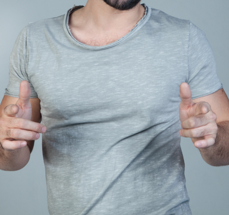 Ηθοποιός σε κυπριακή σειρά εξομολογείται: “Μία θαυμάστρια μου αγόραζε εσώρουχα”