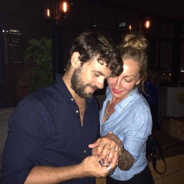 Ρέβη – Τότσικας: Η έξοδος από το μαιευτήριο!