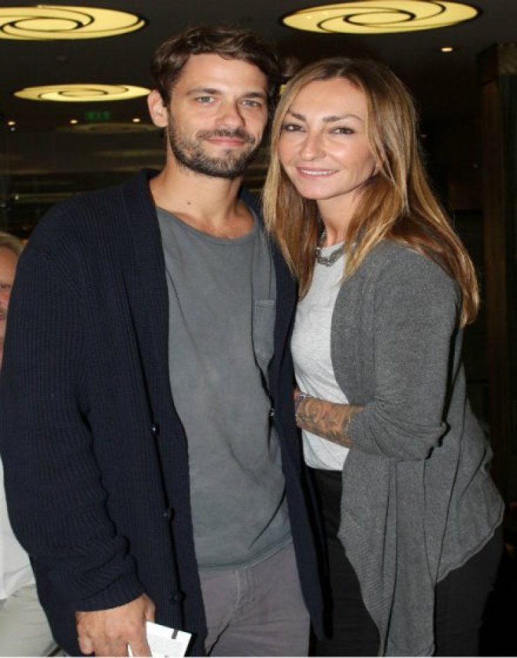 Ρέβη – Τότσικας: Η πρώτη κοινή εμφάνιση μετά τη γέννηση των διδύμων!