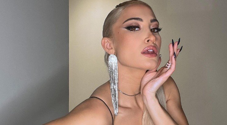 Η Ιωάννα Τούνη ποζάρει με μαγιό και μας δείχνει τη φουσκωμένη της κοιλίτσα! [βίντεο]