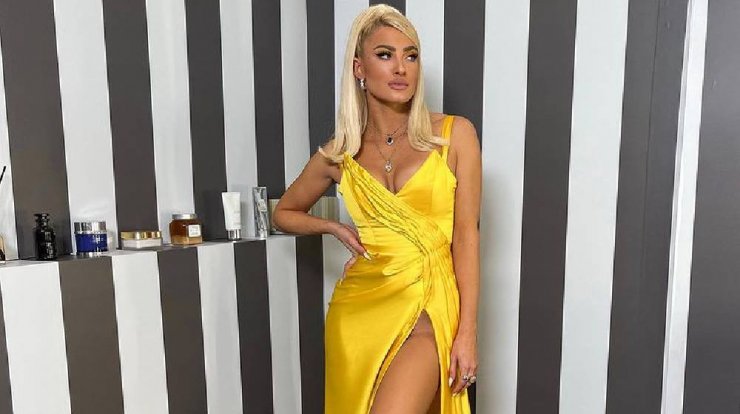 Βήμα - βήμα το everyday makeup look της Ιωάννας Τούνη