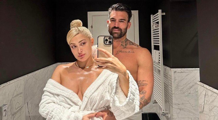 Ιωάννα Τούνη - Δημήτρης Αλεξάνδρου: Η πρώτη οικογενειακή φωτογραφία με τον μπέμπη τους [εικόνα]