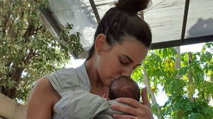 Νατάσα Τούρζα: Μας έδειξε πρώτη φορά τον νεογέννητο γιο της και αποκάλυψε σε ποιον μοιάζει!