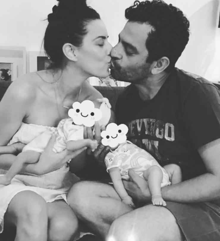 Νατάσα Τούρζα: Στόλισε το χριστουγεννιάτικό της δέντρο με το πιο ιδιαίτερο στολίδι αφιερωμένο στις κόρες της! [εικόνες]