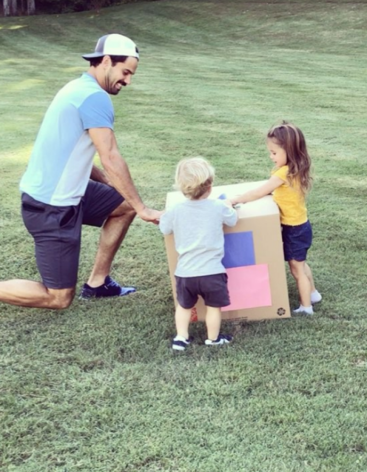 Γνωστή τραγουδίστρια αποκάλυψε το φύλο του μωρού που περιμένει!