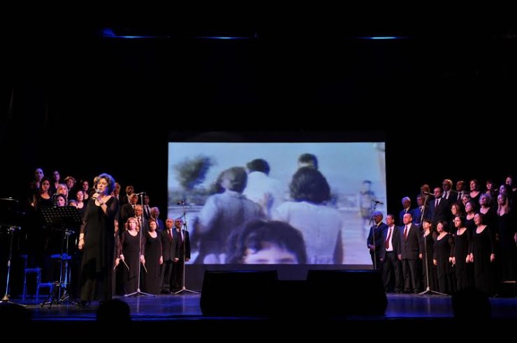 Σε μία εκδήλωση γεμάτη συναίσθημα παρουσιάστηκε το μουσικό αριστούργημα του Γιώργου Θεοφάνους «Τραγουδώ το νησί μου»