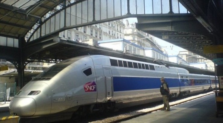 Γαλλία: Παρήγγειλαν 2 χιλ. τρένα αλλά... δεν χωράνε 