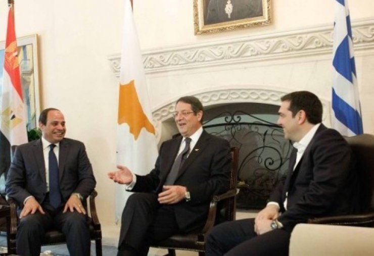 Στην Αθήνα για την τριμερή Αιγύπτου-Ελλάδας-Κύπρου ο ΠτΔ