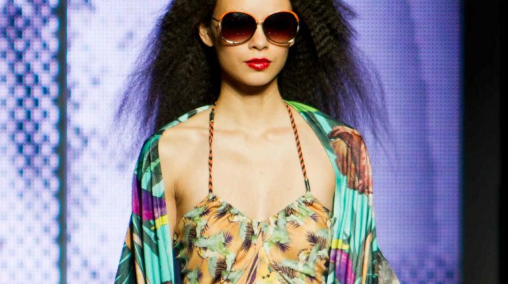 Tropical prints: Φόρεσε τα και ταξίδεψε σε ονειρεμένους προορισμούς