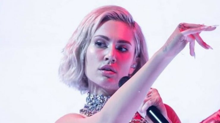 Έλενα Τσαγκρινού: Μίλησε για τα ατυχήματα που είχε on stage στην πρόβα και την αντιγραφή από τη Μολδαβία [βίντεο]