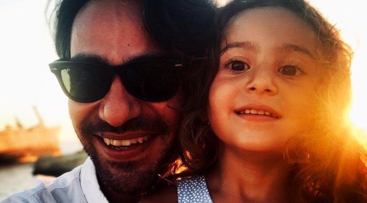 Ανδρέας Τσέλεπος: Πήγε την κόρη του να βγάλει τρύπες στα αυτιά και απέκτησε ο ίδιος piercing!