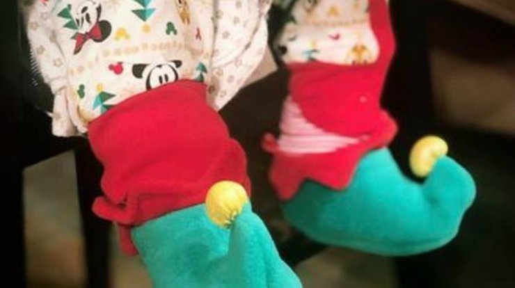 Ζευγάρι της κυπριακής showbiz έντυσε την κόρη του γιορτινά και "έλιωσε" το instagram! 