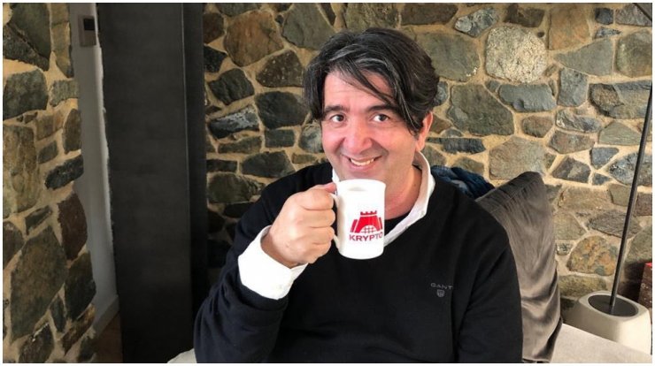 Γιώργος Τσιάκκας: Τα αρνητικά σχόλια περί “αποβλάκωσης” και η αντίδρασή του!