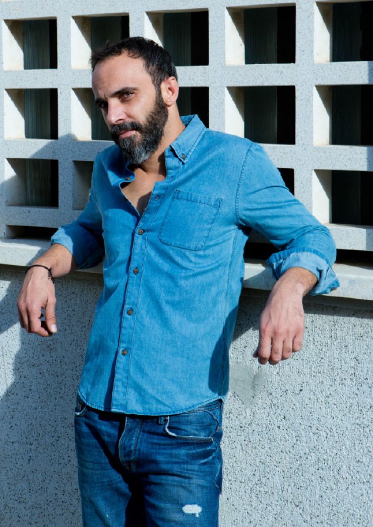 Ο Κωνσταντίνος Τσιολής σε μία σπάνια φωτογραφία με το γιο του!