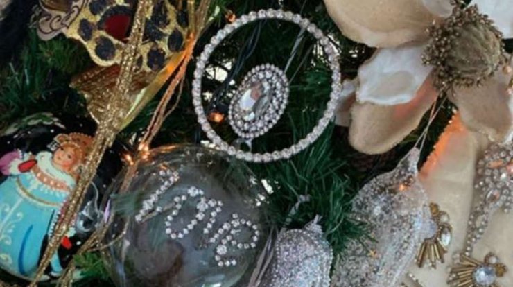 Γνωστή Κύπρια μας έδειξε το χριστουγεννιάτικό της δέντρο λίγο πριν έρθει στον κόσμο το μωράκι της!