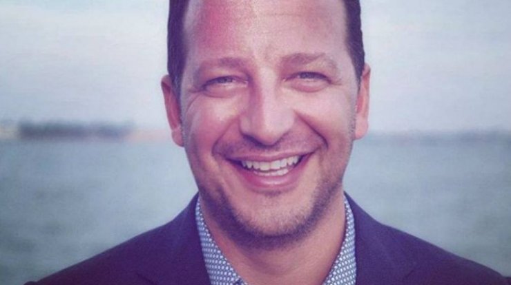 Χρύσανθος Τσουρούλλης: Οι εικόνες από την παιδική του ηλικία μαζί με την αδερφή του που έχει γενέθλια!