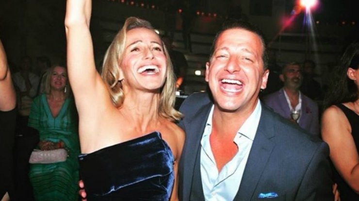 Ο Χρύσανθος Τσουρούλλης βρέθηκε σε πάρτι με τη σύντροφό του και τραγούδησε μαζί με τους Onirama! [βίντεο]