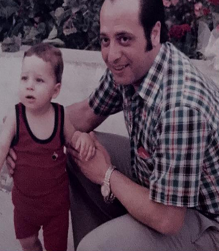 Ποιος Κύπριος παρουσιαστής είναι το αγοράκι στην φωτογραφία;