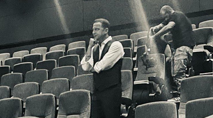 “Τρυπώσαμε” στο backstage των γυρισμάτων για τις “Τομές στα γεγονότα” για τη νέα σεζόν! 