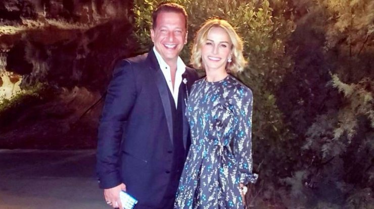 Τσουρούλλης – Γιολίτη: Το υπέροχο στιγμιότυπο αγκαλιά στη θάλασσα στο νησί των ανέμων!