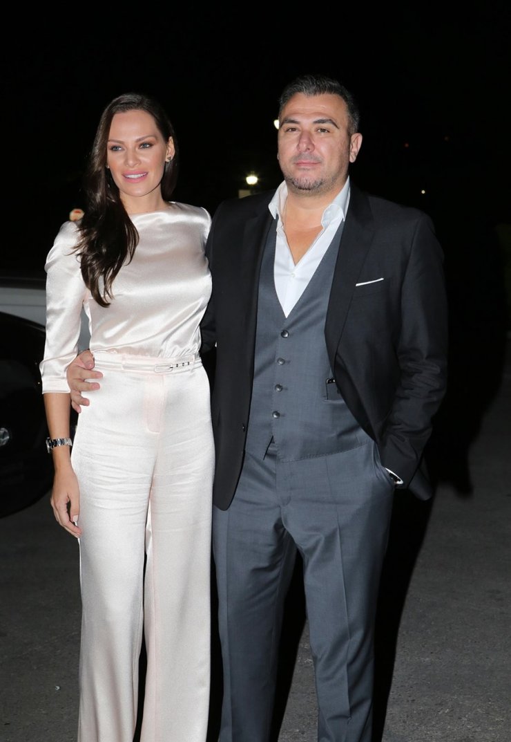 Η αποκάλυψη του Αντώνη Ρέμου για την σχέση του με την Υβόννη Μπόσνιακ: "Δεν κοιμόμαστε πια στο ίδιο κρεβάτι…"