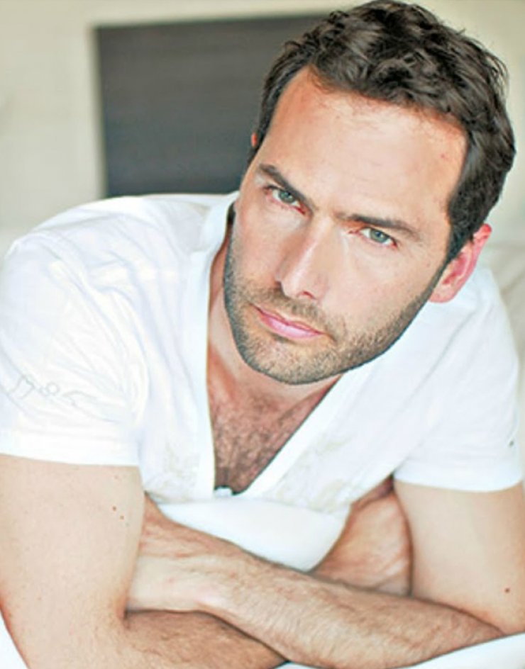 Έριξε το instagram! Η πανέμορφη Κύπρια σύντροφος του Παναγιώτη Μπουγιούρη έκανε τόπλες στην παραλία