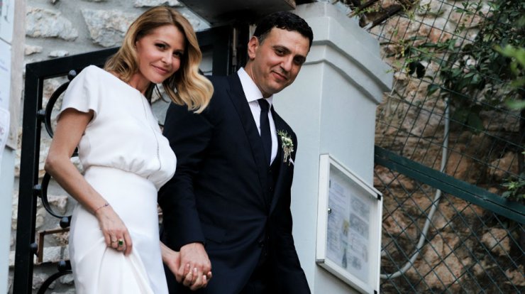 Μάθαμε πόσα κοστίζουν τα νυφικά παπούτσια της Τζένης Μπαλατσινού