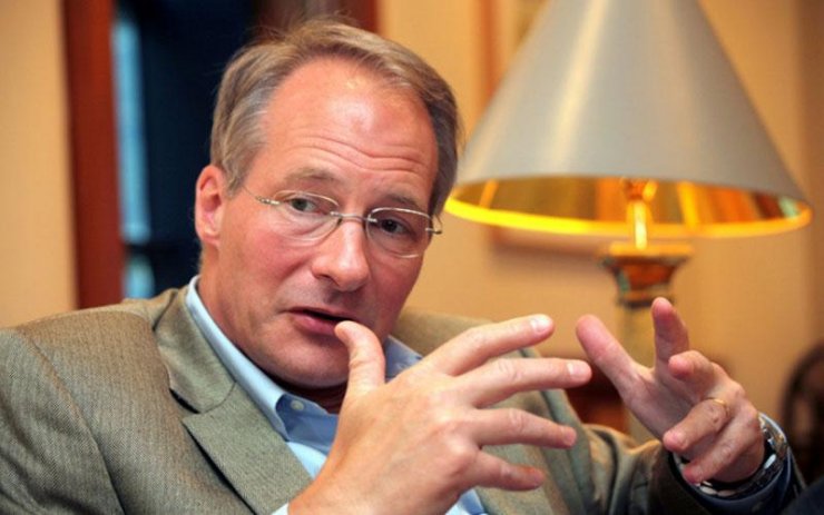 Αντιδράσεις για το «τιτίβισμα» Κόνιγκ για Αναστασιάδη-Ρωσία 