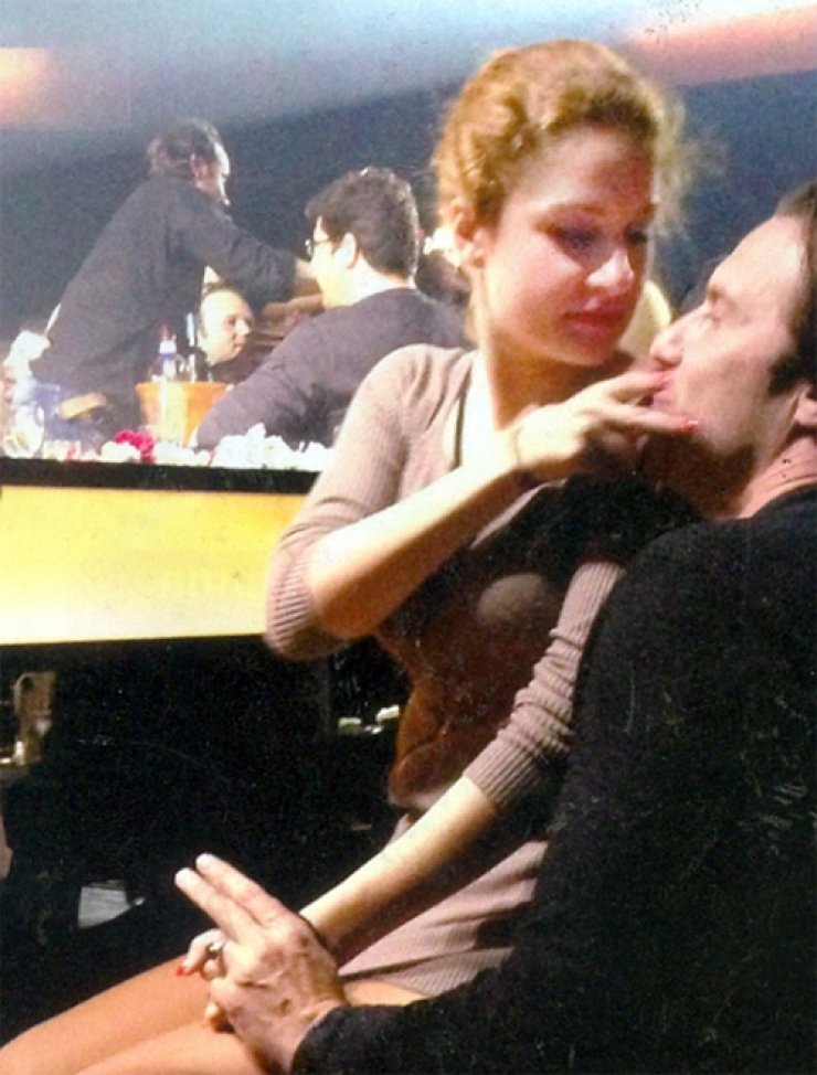 Ο Στράτος Τζώρτζογλου ερωτευμένος στον Π.Παντελίδη!