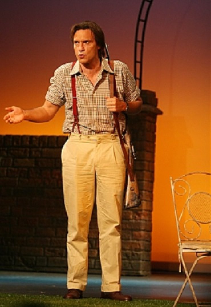 Στράτος Τζώρτζογλου: «Το να κάνεις πιπεράτη μια ερωτική σχέση είναι σχετικά εύκολο»