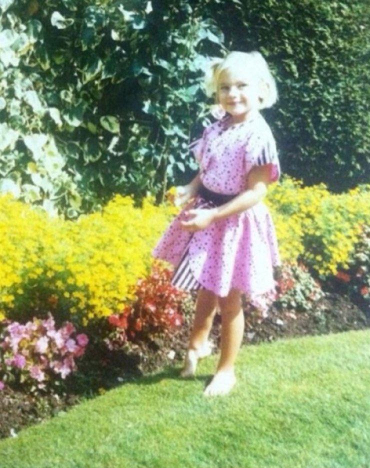 Δεν θα πιστεύετε ποια πασίγνωστη Ελληνίδα είναι το κοριτσάκι στη φωτογραφία!