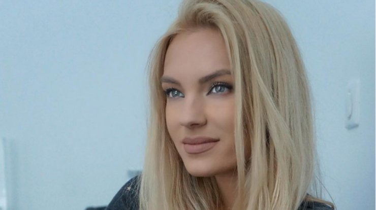 Συγκλονίζει η Τζούλια Νόβα με τις αποκαλύψεις για τον πατέρα της