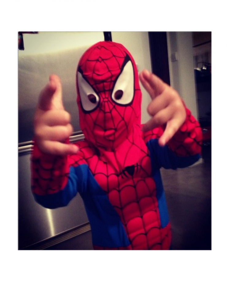 Ποιου Κύπριου παρουσιαστή ο γιος του ντύθηκε Spiderman;