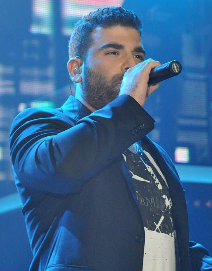 Παντελής Παντελίδης: Ο νέος ξανθός έρωτας και το κόλπο της πρεμιέρας