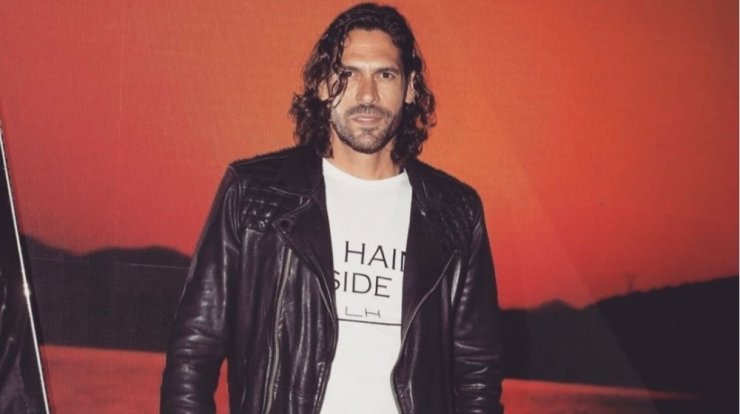 Γιάννης Σπαλιάρας: Βγήκε στα χιόνια φορώντας μόνο... το μποξεράκι του! [εικόνες]