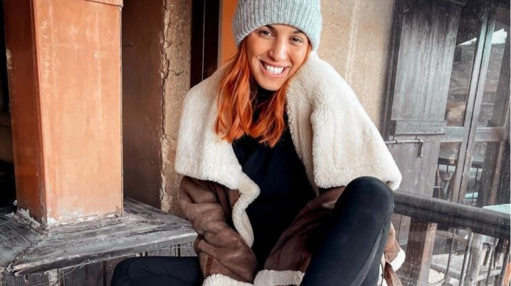 Κάλια Ελευθερίου: Ποζάρει topless στο κρεβάτι [εικόνα]