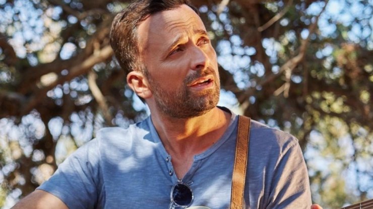 Γιώργος Λιανός: Η "παραδοσιακή" εικόνα των παιδιών του που μοιράστηκε μαζί μας [εικόνα]