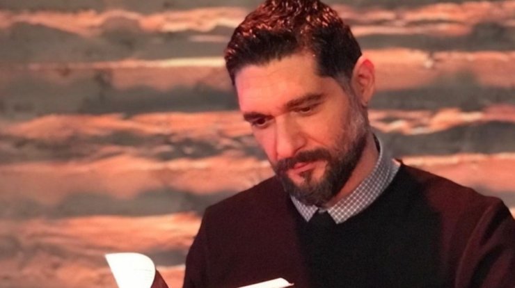 Πάνος Ιωαννίδης: Αλλάζει πάνες και φτιάχνει το γάλα του μωρού του