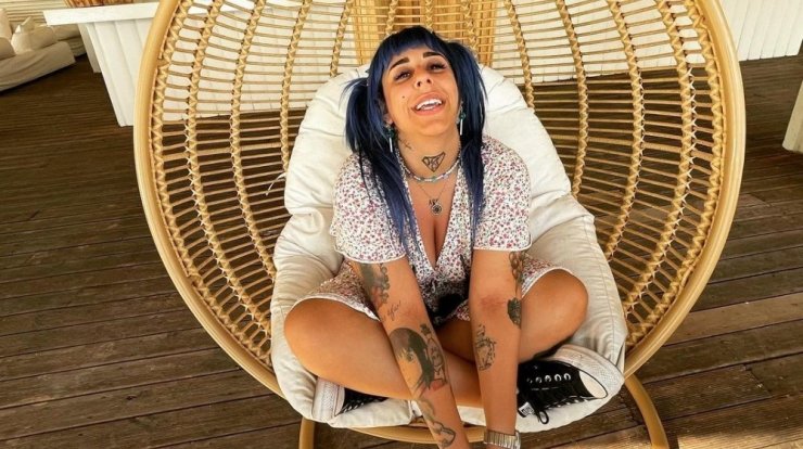 Super Κική: "Συγγνώμη που κάνω story από την τουαλέτα" [βίντεο]