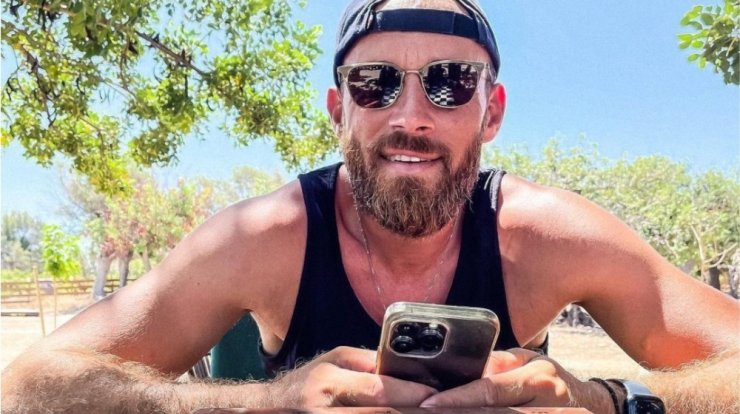 Νεκτάριος Αλεξάνδρου: Απαθανατίζει τον μικρό Νικόλα να παίζει ντραμς στο σπίτι [βίντεο]