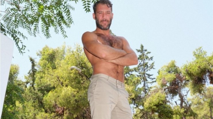 Αντίνοος Αλμπάνης: Φωτογραφίζεται γυμνός στο instagram [εικόνες]